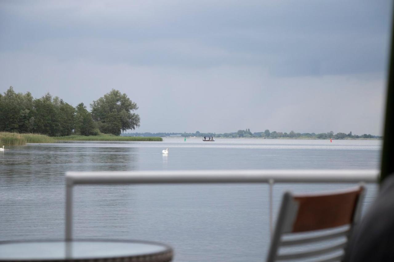 Houseboat uitzicht over veluwemeer, natuurlokatie, prachtige vergezichten Biddinghuizen Buitenkant foto