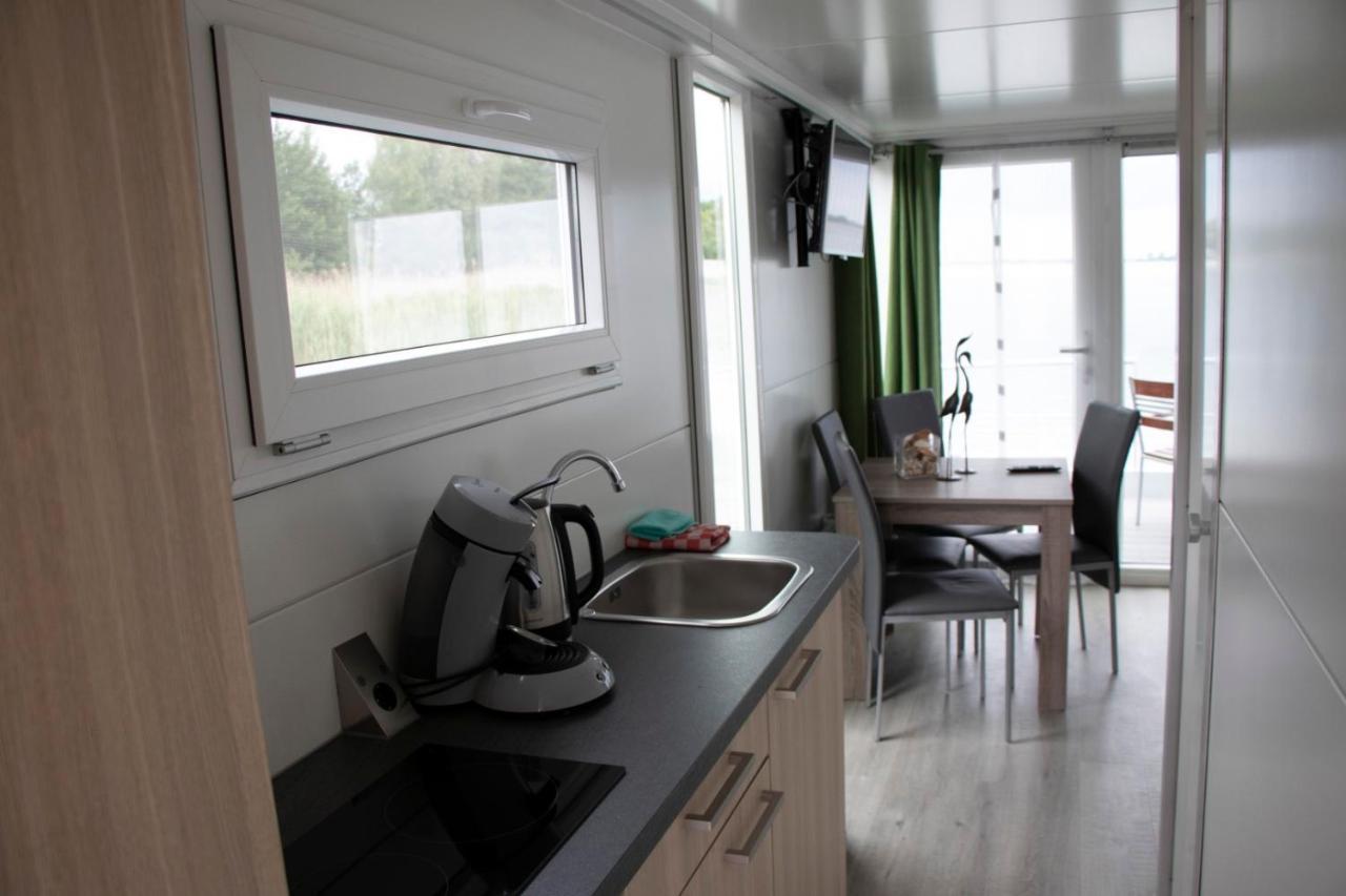Houseboat uitzicht over veluwemeer, natuurlokatie, prachtige vergezichten Biddinghuizen Buitenkant foto