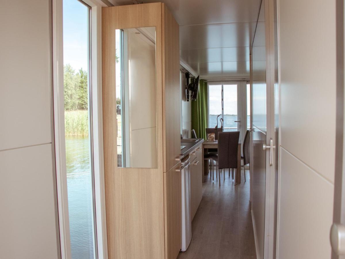 Houseboat uitzicht over veluwemeer, natuurlokatie, prachtige vergezichten Biddinghuizen Buitenkant foto